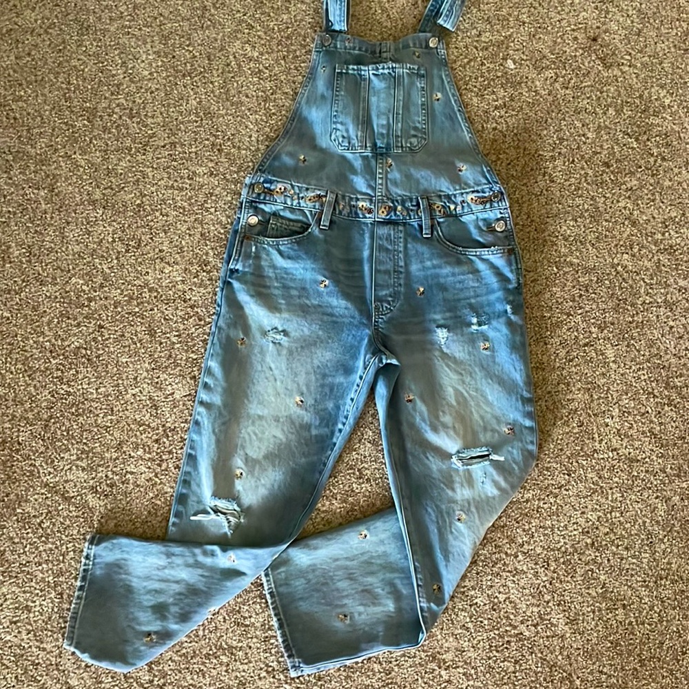 SALE!!! NWOT LUCKY BRAND Distressed Cropped Overalls Size M (runs small)